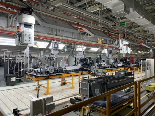 世界車，成都造 探訪東風(fēng)雪鐵龍凡爾賽C5 X的現(xiàn)代智造與綠色匠心